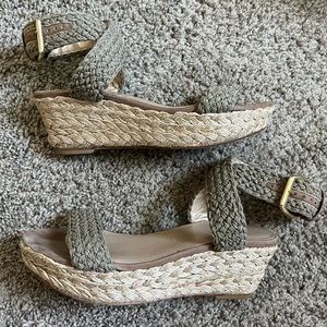 Great condition Stuart Weitzman Alex lo woven espadrille wedge